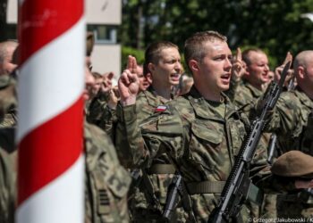 Nowa Dęba. Podkarpaccy terytorialsi złożyli przysięgę.