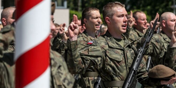 Nowa Dęba. Podkarpaccy terytorialsi złożyli przysięgę.