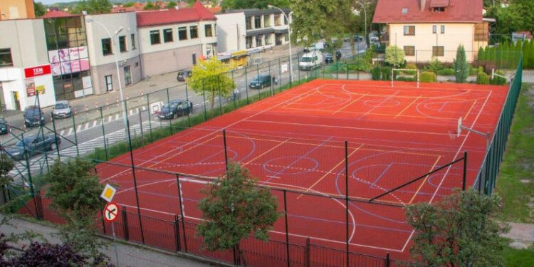 Nisko: Sala gimnastyczna i boisko wielofunkcyjne przy LO oddane do użytku