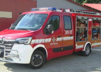 Grębów. Nowy samochód dla OSP Wydrza