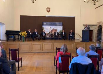 Sandomierz: 'O samorządzie – dla samorządowców. W 30. rocznicę samorządności w Polsce’.