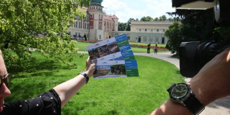 Region: Ze zniżką do muzeów, zamków i parku