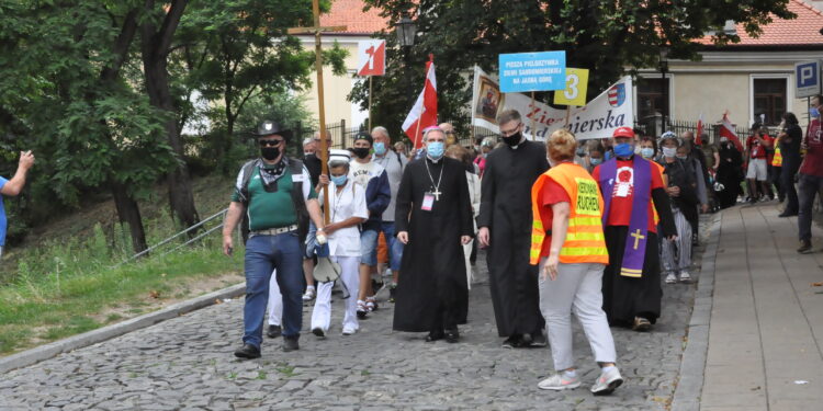 Sandomierz: Sztafetą do Matki Bożej.