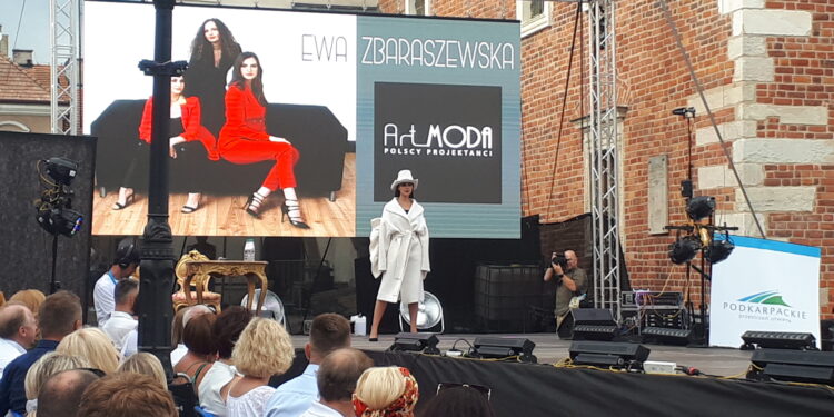 Sandomierz: Moda pod ratuszem czyli Sandomierz Fashion Street.