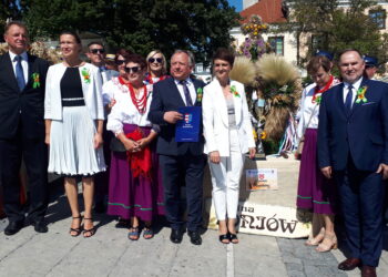 Sandomierz: Powiatowe święto plonów.