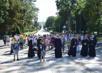 Stalowa Wola, Sandomierz, Janów Lub., Ostrowiec Św.: Pielgrzymi dotarli na Jasną Górę.