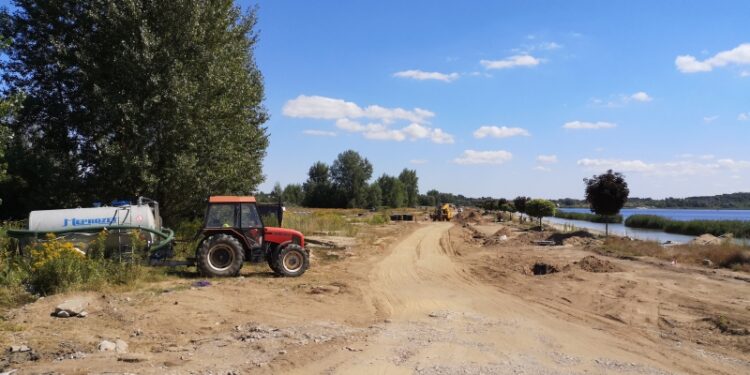 Tarnobrzeg. Postępują prace nad Jeziorem Tarnobrzeskim