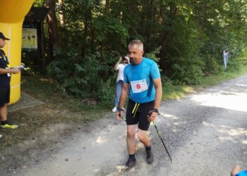 Tarnobrzeg. Maszerowali z kijami