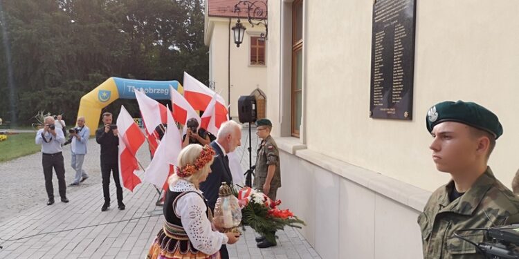 Tarnobrzeg. Uroczystości w rocznicę wymarszu ochotników dzikowskich