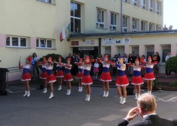 Tarnobrzeg. Warsztaty mażoretkowe