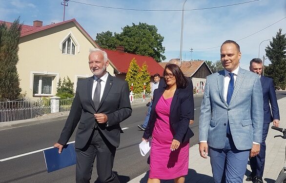 Tarnobrzeg. Ulicą Mickiewicza już w dwie strony.