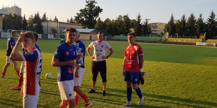 Tarnobrzeg: Porażka gospodarzy. Wisła Sandomierz liderem tabeli.