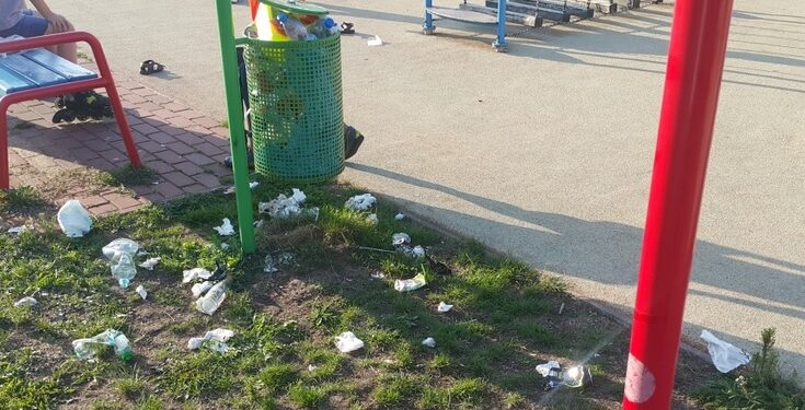 Mielec: Śmieciowe place zabaw