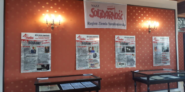 Sandomierz: „40 rocznica -Bohaterowie Wolności” – wystawa w Zamku Królewskim.