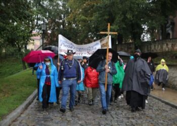 Sandomierz, Sulisławice: Pielgrzymują do Matki Bożej Bolesnej.