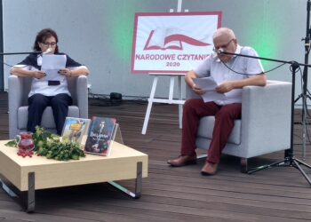 Mielec: Słowacki na tarasie biblioteki.