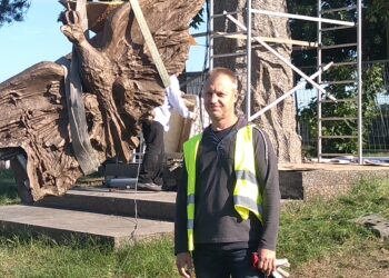 Mielec: Kolejne elementy pomnika