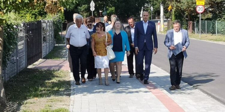 Gorzyce. Szkolna oficjalnie odebrana