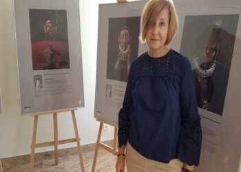 Tarnobrzeg. Współczesne portrety władców Polski na wystawie w TDK.