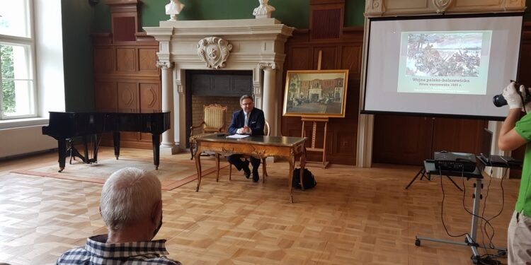 Tarnobrzeg. Wykład o wojnie polsko-bolszewickiej.