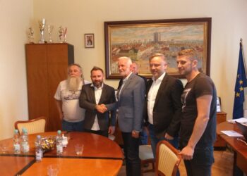 Tarnobrzeg. Raper, były poseł, Piotr Liroy Marzec z wizytą u prezydenta miasta.