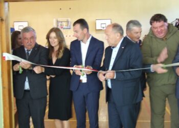 Nowa Dęba. Sala gimnastyczna  w ZS nr 2 po remoncie.