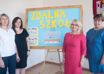 Zawichost: Tablety i laptopy dla szkół.