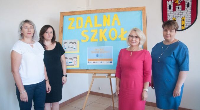 Zawichost: Tablety i laptopy dla szkół.