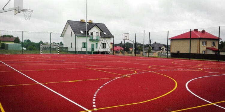Staszów. Boisko sportowe w Czajkowie już gotowe