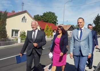 Kierowcy mogą już jeździć  w obydwu kierunkach ulicą Mickiewicza w Tarnobrzegu.