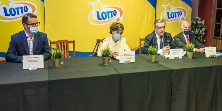 Nowy sponsor tarnobrzeskich tenisistek