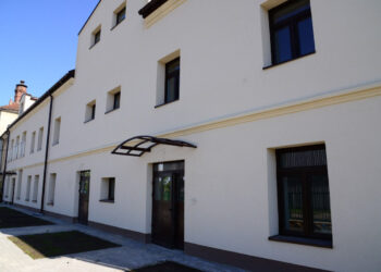 Nisko: W przebudowanym dawnym zakładzie drzewnym już są pierwsi lokatorzy