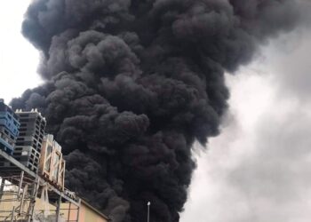 Tarnobrzeg: Palą się materiały do dociepleń