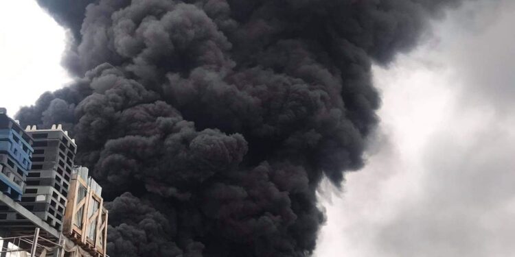 Tarnobrzeg: Palą się materiały do dociepleń