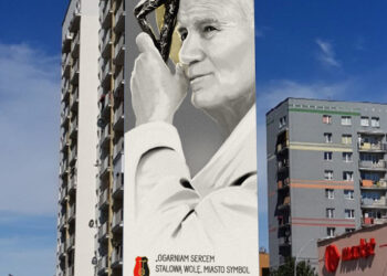 Stalowa Wola: Artysta z Ełku wykona mural Jana Pawła II