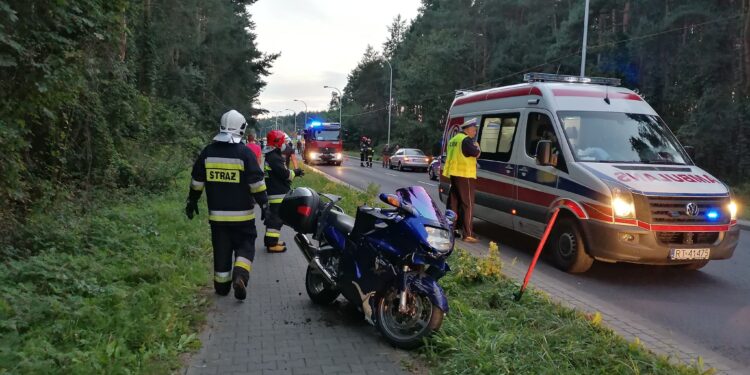 Tarnobrzeg. Wypadek na osiedlu Zakrzów. Poszkodowany motocyklista