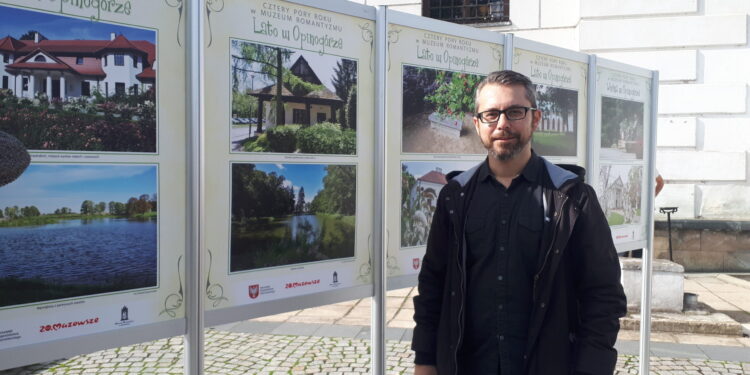 Sandomierz: 'Cztery pory roku w Muzeum Romantyzmu w Opinogórze’ na dziedzińcu Zamku Królewskiego