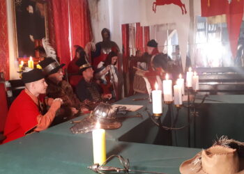 Sandomierz: Zgoda sandomierska przypomniana przez historyków i filmowców.