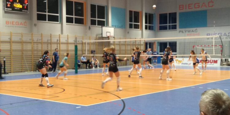 Mielec: Złe działania mogły dać przegraną siatkarek.