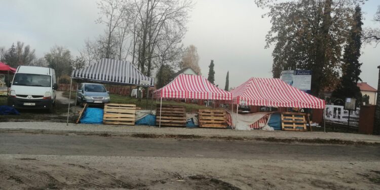 Stalowa Wola: Miasto pomoże handlującym zniczami i kwiatami jednak nie wszystkim