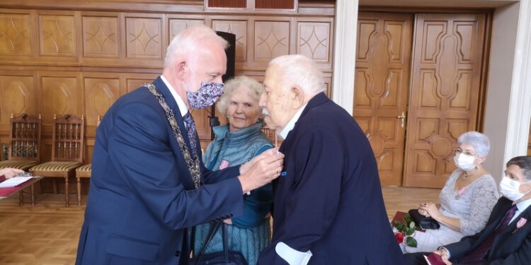 Tarnobrzeg. Diamentowe i złote gody