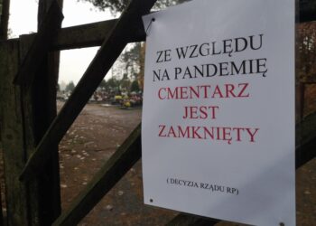 Tarnobrzeg. Zamknięte cmentarze, oburzeni sprzedawcy.