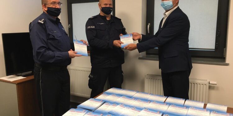 Sandomierz: Ponad 5 tysięcy ulotek informacyjnych trafi do sandomierskich seniorów.