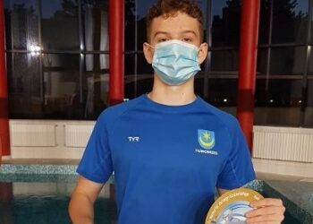 Tarnobrzeg. Szymon Skulski najlepszy na  zawodach pływackich w kategorii 14 i15 lat.