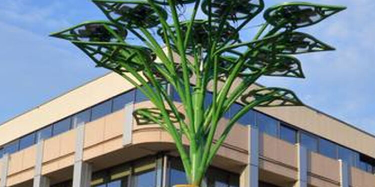 Stalowa Wola: Jeszcze w październiku koło biblioteki zaświeci drzewko solarne