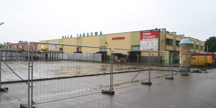 Mielec: Wydłużone godziny handlu.