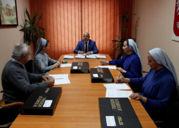 Powiat Niżański: Laptopy do zdalnej nauki trafiły do dzieci z rodzin zastępczych