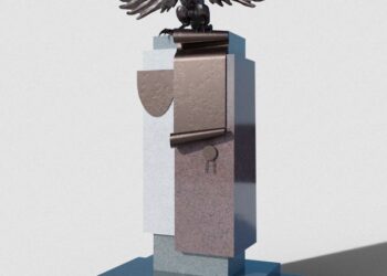 Baranów Sandomierski. W centrum stanie pomnik orła