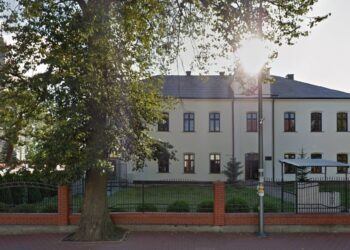 Mielec: Żeby choć były ławeczki…