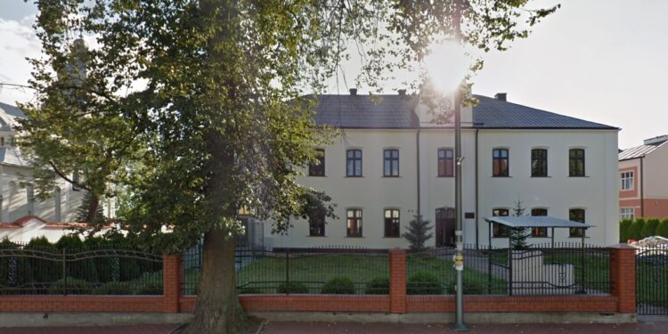 Mielec: Żeby choć były ławeczki…